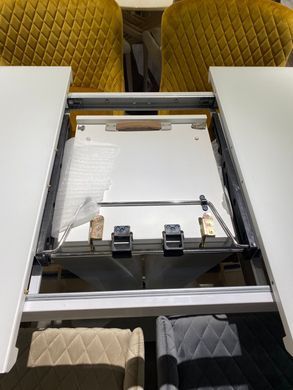 Masă pentru sufragerie Cambridge 140 cm (sticlă mată), TES MOBILI, blat din sticlă mată, culoare albă, picior alb, insert decorativ metalic, suport metalic(29127)